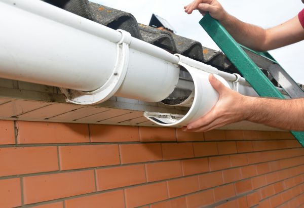 Gutter Maintenance in Blue Springs