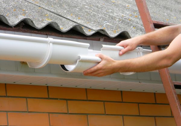 Cost of Gutter Hanging in Blue Springs